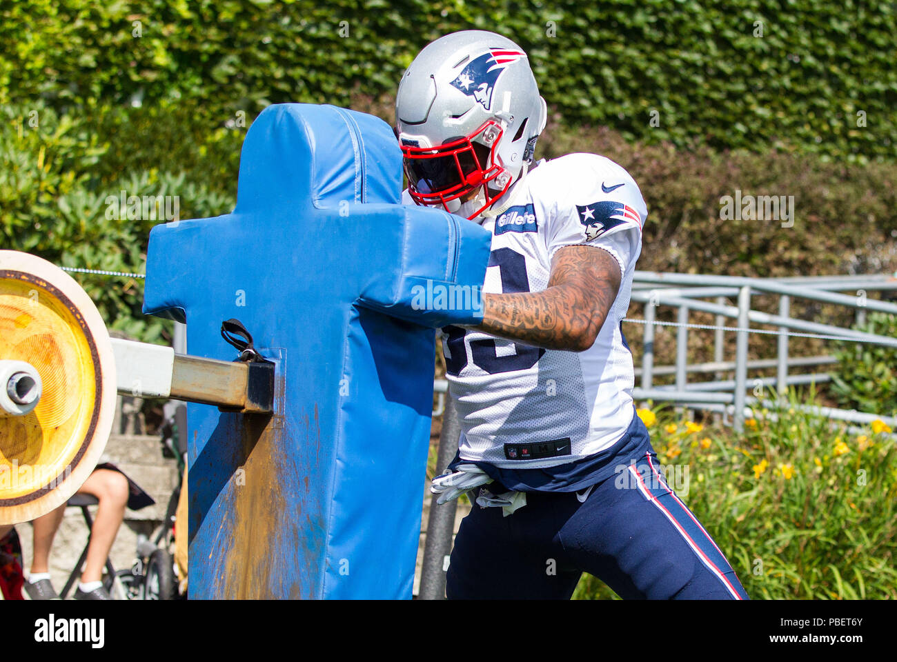 Gillette Stadium. 28 Luglio, 2018. MA, USA; New England Patriots running back Jeremy Hill (33) partecipa a trapani durante il New England Patriots Training Camp a Gillette Stadium. Anthony Nesmith/CSM/Alamy Live News Foto Stock