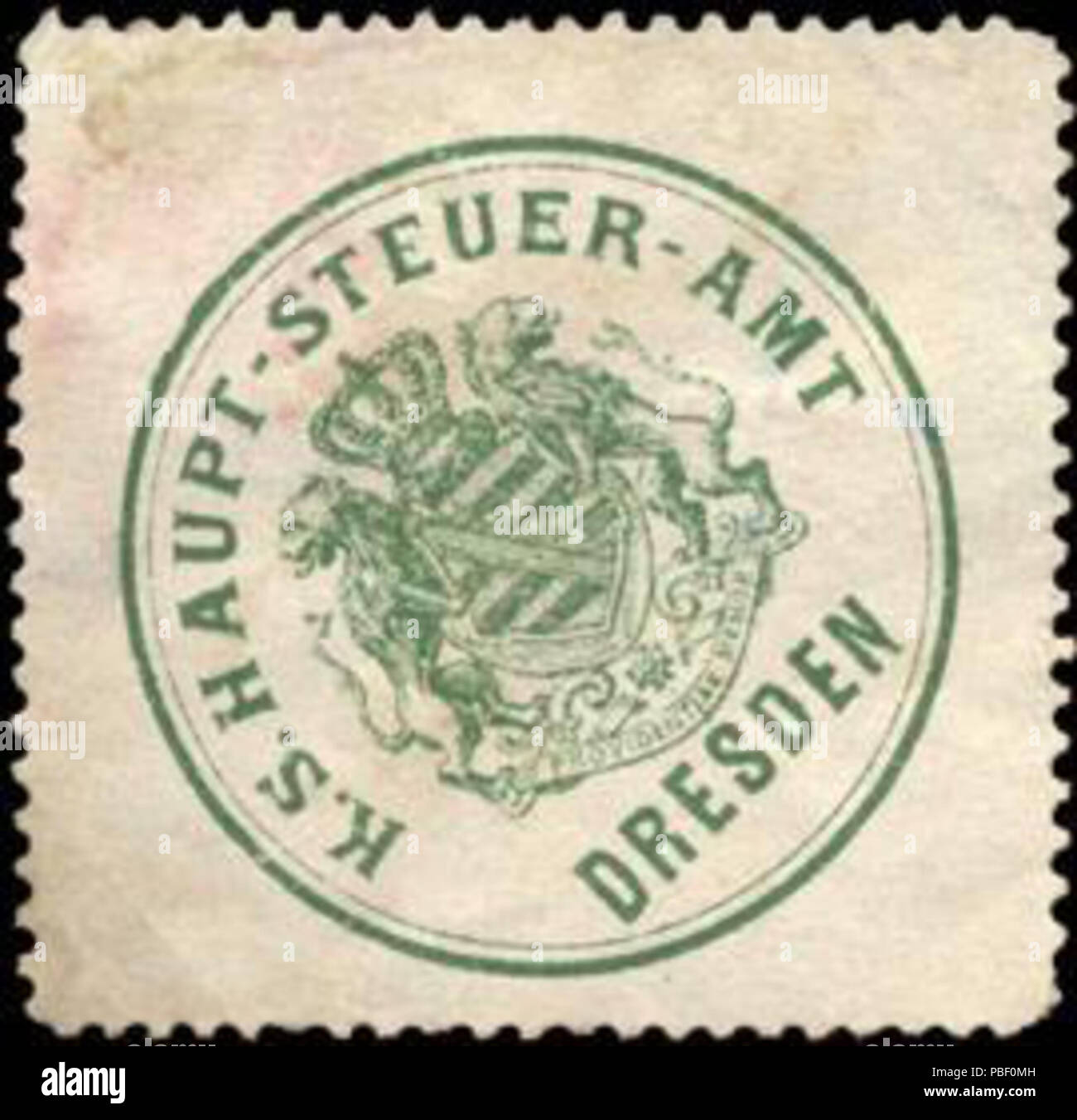 Alte Briefverschlussmarke aus Papier, welche seit ca. 1850 von Behoerden, Anwaelten, Notaren und Firmen zum verschliessen der Post verwendet wurde. 1449 Siegelmarke Königlich-Sächsisches -Haupt - Steuer - Amt - Dresda W0209225 Foto Stock
