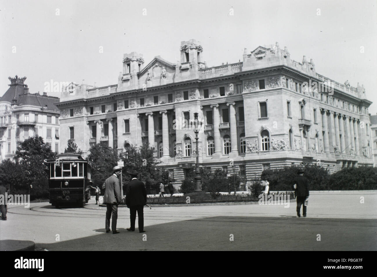 1592 Szabadság tér 8-9, un Magyar Nemzeti Bank (ekkor az Osztrák-Magyar Bank) székháza (Ignác Alpár, 1902-05). Fortepan 86340 Foto Stock