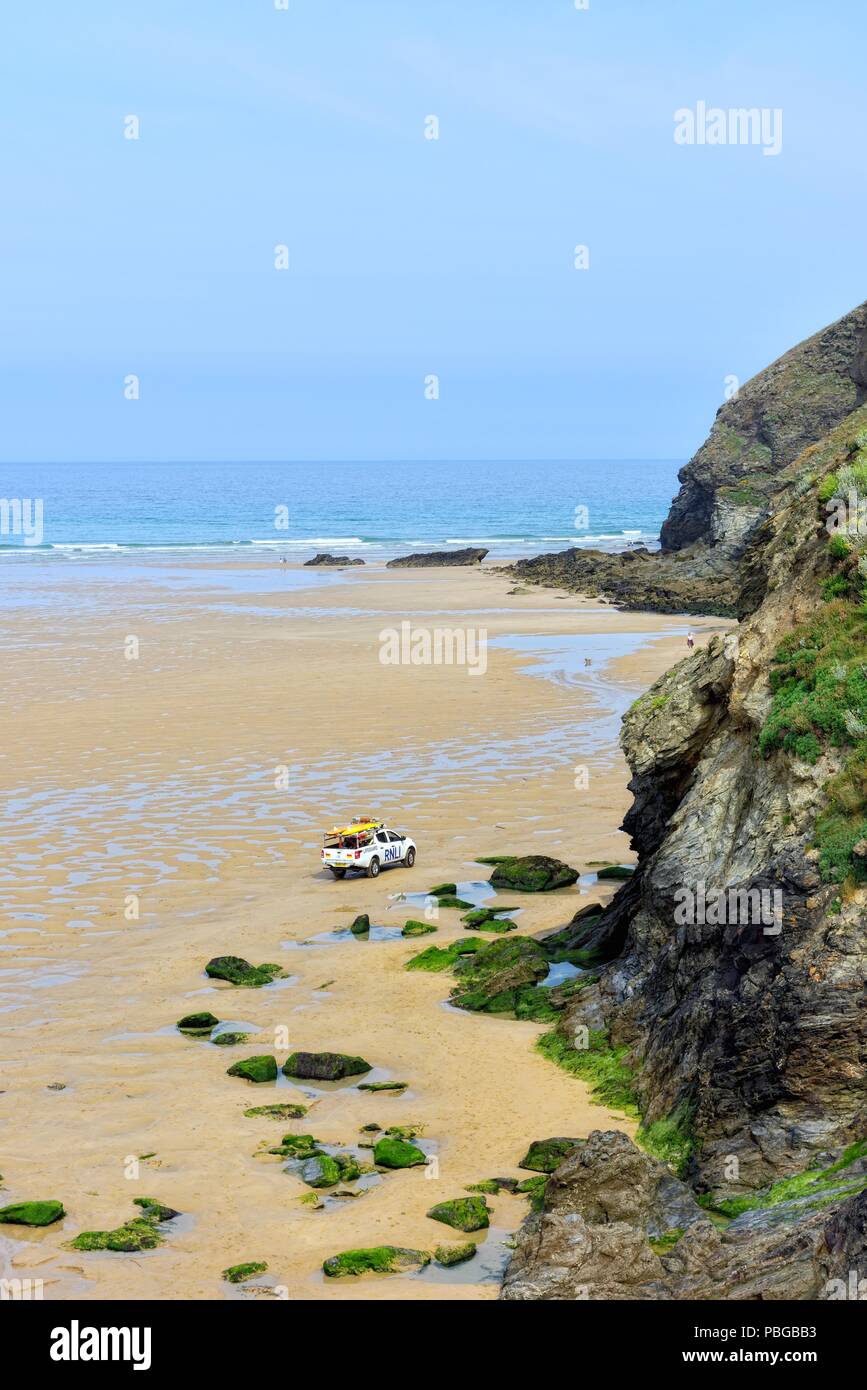 Veicolo RNLI su Mawgan Porth Beach,Cornwall,l'Inghilterra,UK Foto Stock