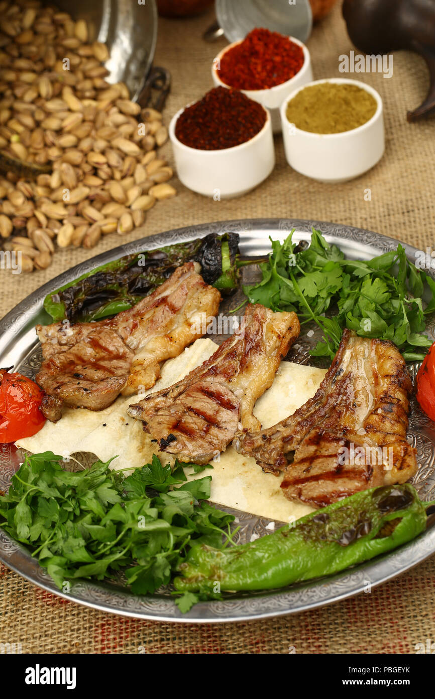 Agnello alla griglia costolette di carne Foto Stock