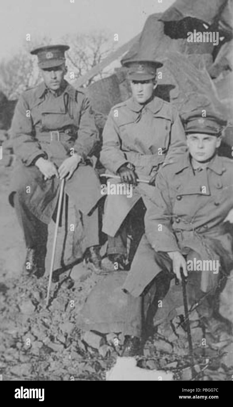 . Inglese: John G. Diefenbaker (futuro primo ministro del Canada), Giovanni Einarsson, e Michael A. McMillan come soldati canadesi in Francia 1916-17 . tra 1916 e 1917 836 John Diefenbaker Francia 1916 Foto Stock