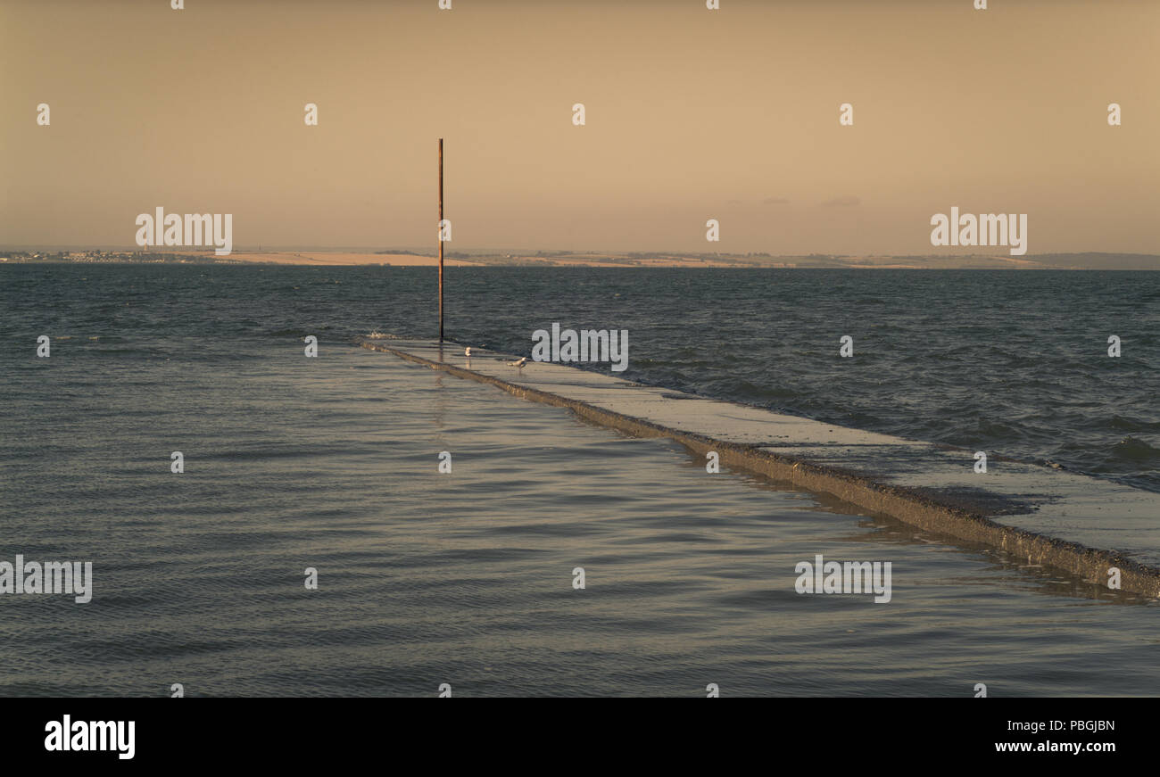 Serena vista dalla spiaggia Chalkwell, Essex, Regno Unito Foto Stock