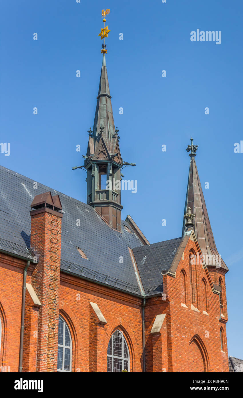 La torre della chiesa cattolica di Borkum, Germania Foto Stock