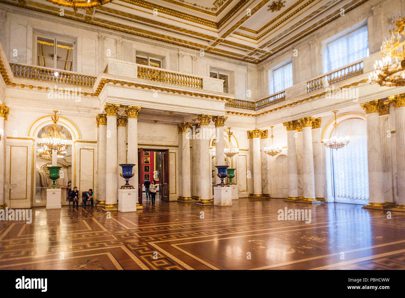 SAINT PETERSBURG, Russia - Feb 24, 2015: Sale dello Stato Hermitage, un museo di arte e cultura in San Pietroburgo, Russia. Essa è stata fondata nel 1764 Foto Stock