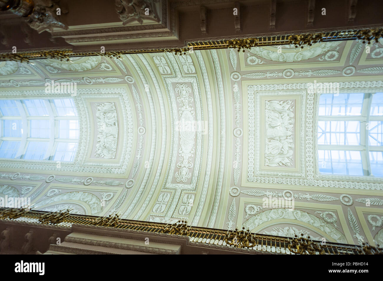 SAINT PETERSBURG, Russia - Feb 24, 2015: Sale dello Stato Hermitage, un museo di arte e cultura in San Pietroburgo, Russia. Essa è stata fondata nel 1764 Foto Stock