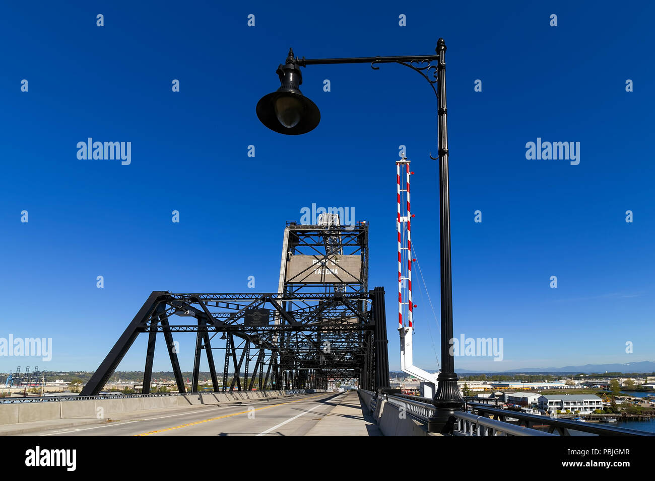 Murray Morgan 11th Street Bridge over Thea Foss per via navigabile al Porto di Tacoma Washington Foto Stock