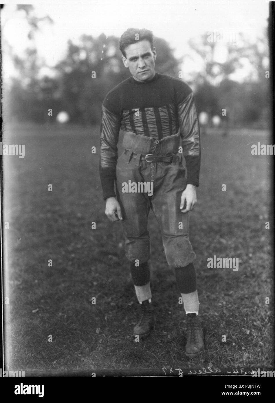 1855 William Allen nel calcio 1922 uniforme (3191452422) Foto Stock
