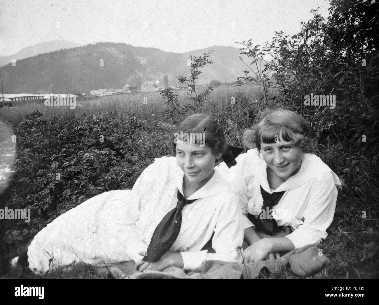 1882 Ápolónők az első világháború alatt, balra a háttérben un barakk kórház. Fortepan 8095 Foto Stock