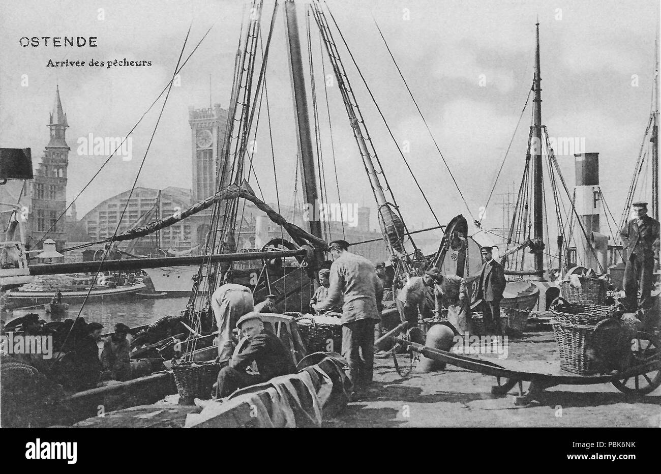 1143 Ostende arrivée des Pêcheurs Foto Stock