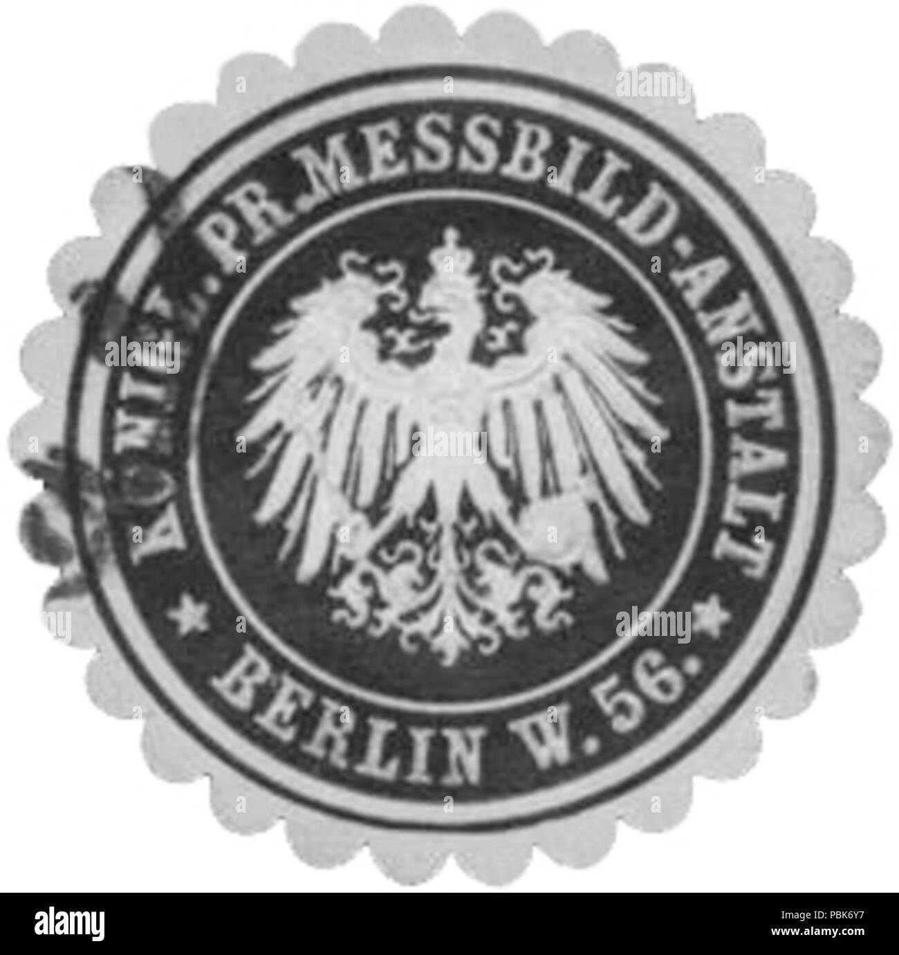 Alte Briefverschlussmarke aus Papier, welche seit ca. 1850 von Behoerden, Anwaelten, Notaren und Firmen zum verschliessen der Post verwendet wurde. 1448 Siegelmarke Königl. Pr. Berlino Messbild-Anstalt W0338767 Foto Stock