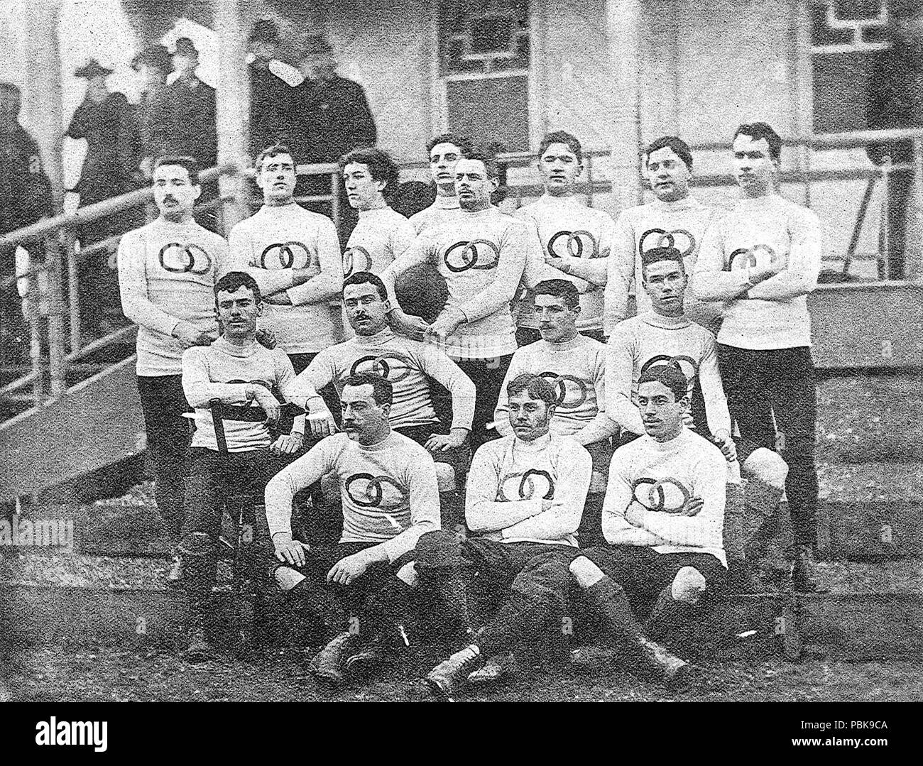 876 L'équipe de 'l'Unione' de l'U.S.F.S.A., en tournée en Angleterre en février 1893 (avec le ballon F. Reichel) Foto Stock