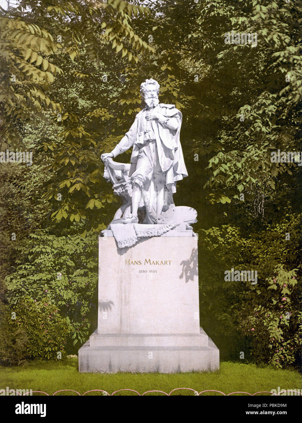 . Deutsch: Hans-Makart-Denkmal in Wien um 1900. - 1898 errichtete Fritz Zerritsch Makartdenkmal das aus Marmor im Wiener Stadtpark nach einem Entwurf von Viktor Tilgner. (Quelle: de:Hans Makart) . tra il 1890 e il 1905 742 Hans-Makart-Denkmal Wien 1900 Foto Stock