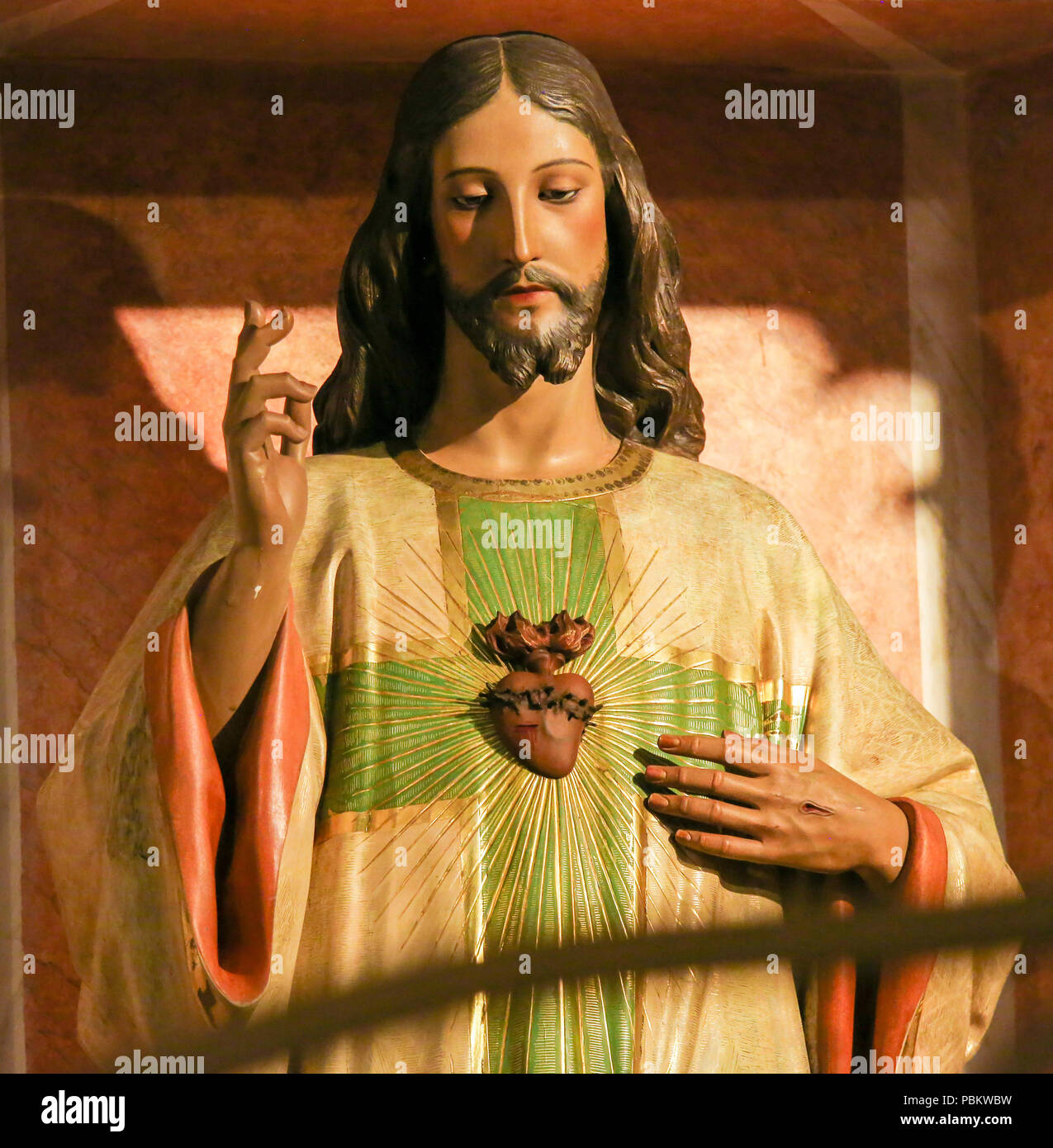 Statua di Gesù e il Sacro Cuore nella Basilica di Valencia, Spagna Foto Stock