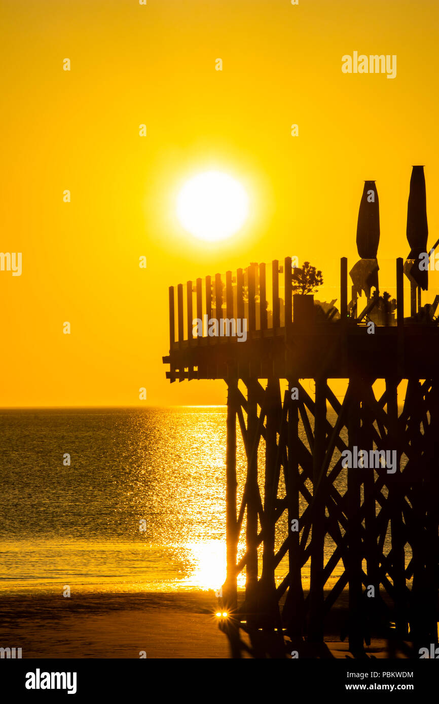 Tramonto a spiaggia di Sankt Peter-Ording, Frisia settentrionale, Schleswig-Holstein, Germania Foto Stock