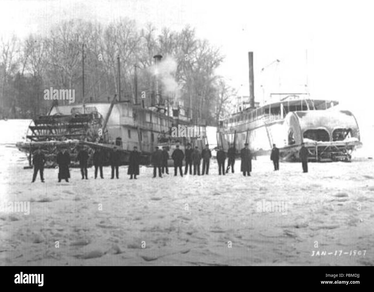 856 Kellogg, Maja e la città capitale intrappolate nel ghiaccio 17 Gen 1907 Foto Stock