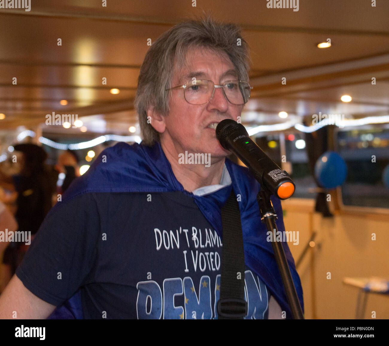 Contrassegnare il Daly effettuando al n. 10 Veglia, viaggio in barca sul Tamigi per protestare contro Brexit l' ultimo giorno di seduta commoms prima dell' estate br Foto Stock