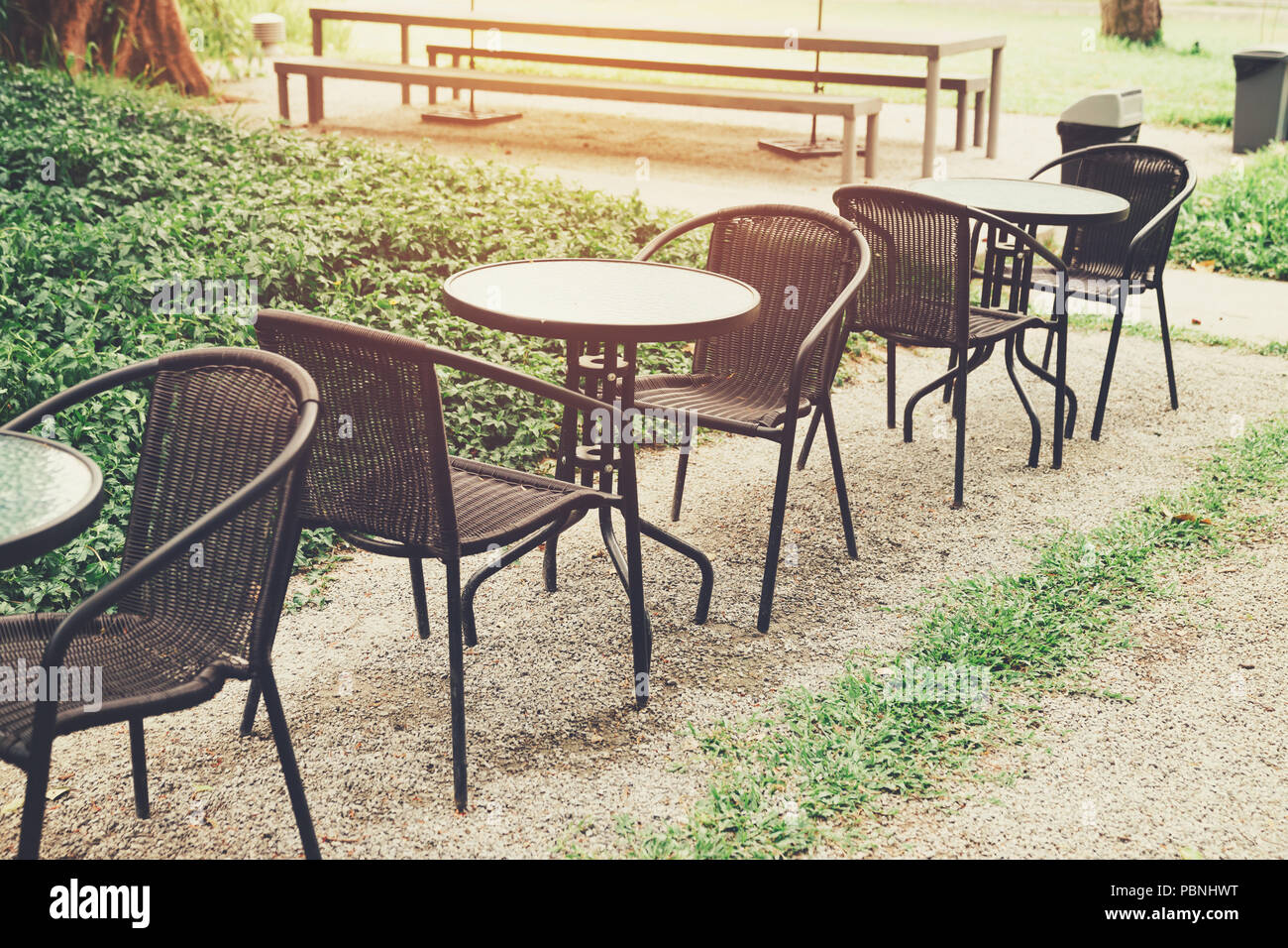 Sedia in giardino e parco in stile vintage. Foto Stock