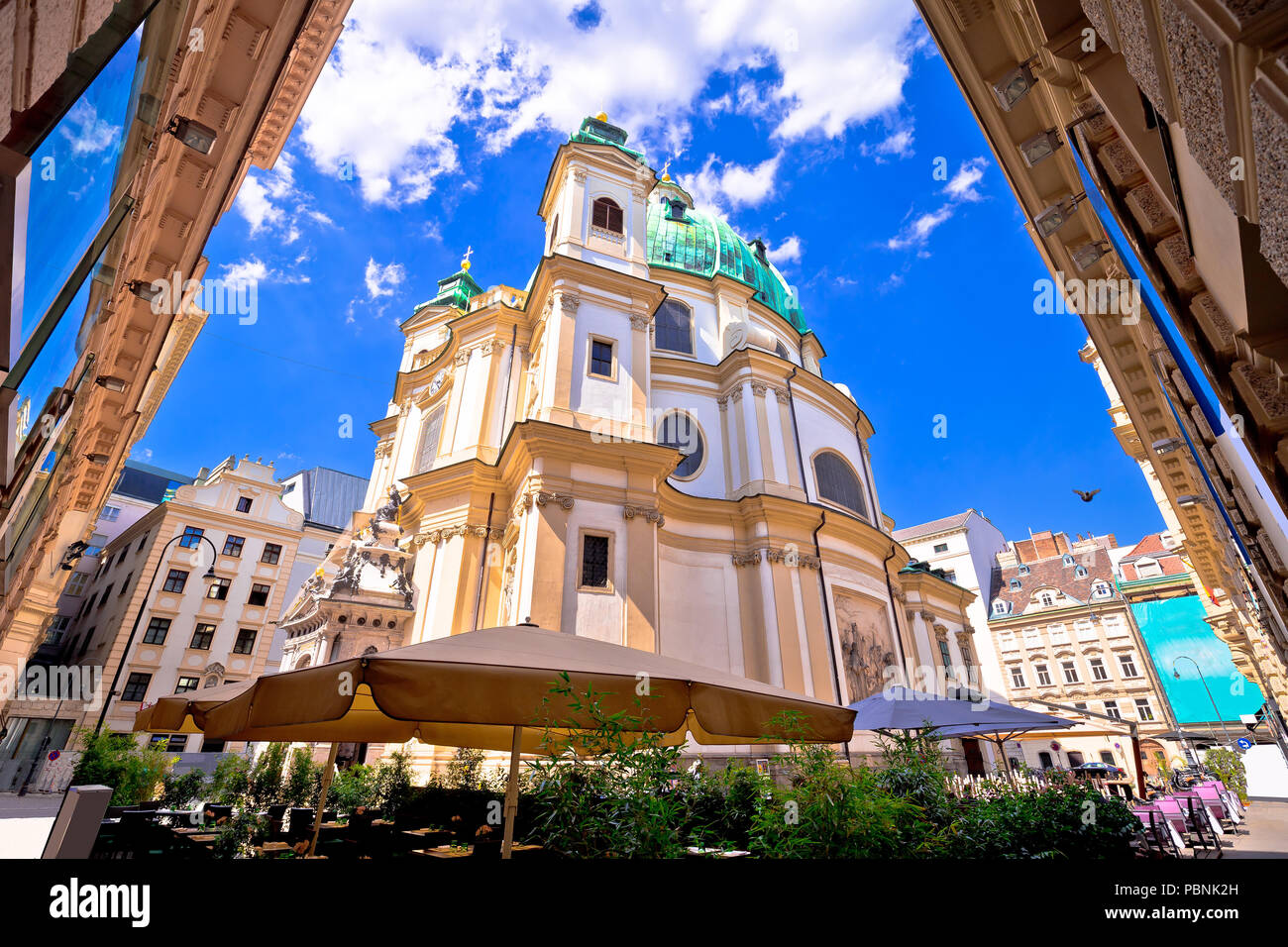 La chiesa di San Pietro di Vienna street view, capitale dell'Austria Foto Stock