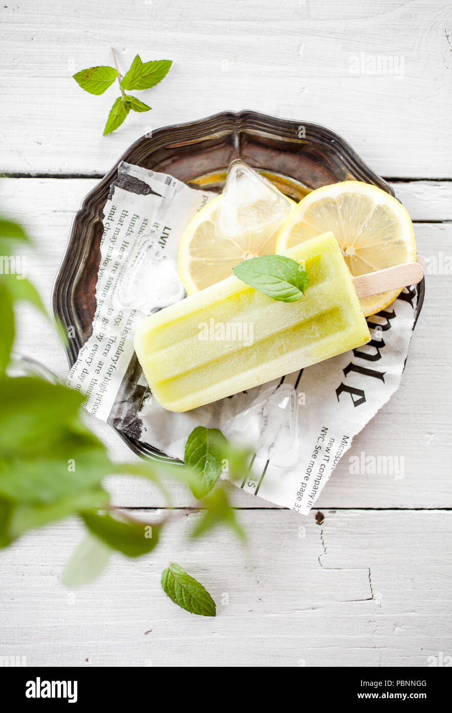 Popsicles fatta di ingredienti salutari Foto Stock