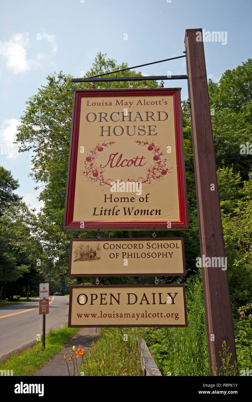 Segno per Orchard House, dove Louisa May Alcott visse dal 1858 al 1877 e ha scritto "Piccole Donne", concordia, Middlesex County, Massachusett, STATI UNITI D'AMERICA Foto Stock