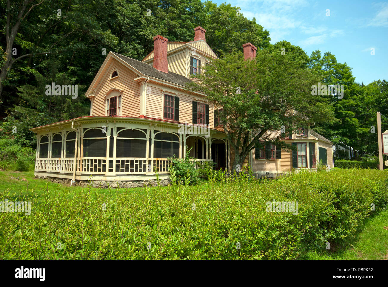 Sul ciglio della strada, casa storica degli scrittori di Louisa May Alcott, Nathaniel Hawthorne e Margaret Sidney, concordia, Middlesex County, Massachusetts, STATI UNITI D'AMERICA Foto Stock