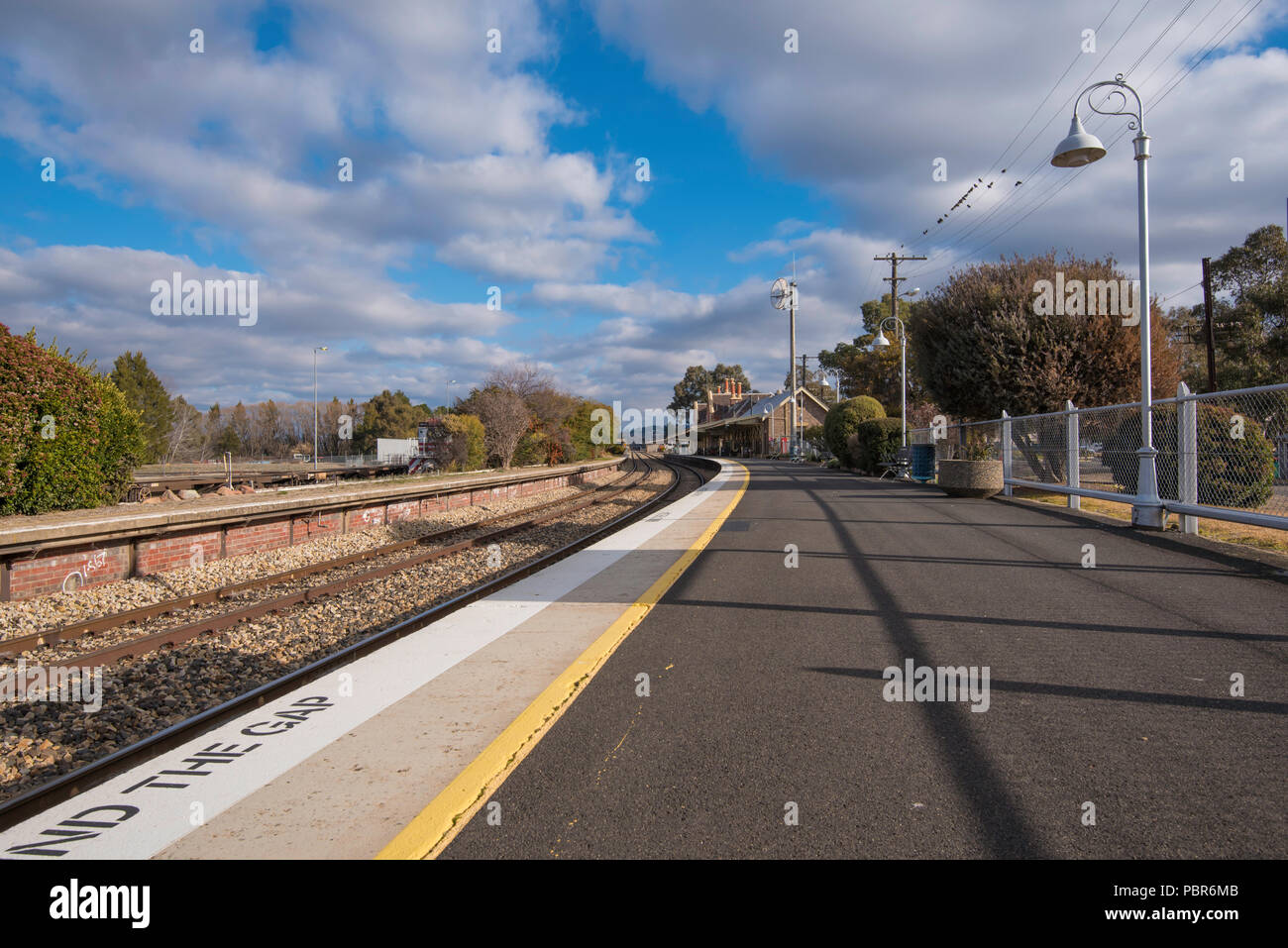 Bathurst storica stazione ferroviaria, inaugurato nel 1876 e ancora un pieno funzionamento Trainlink collegamento tra la centrale di alpeggi e Sydney Foto Stock