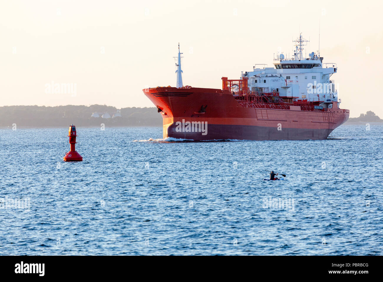Tanker auf der Ostsee bei Kiel Foto Stock
