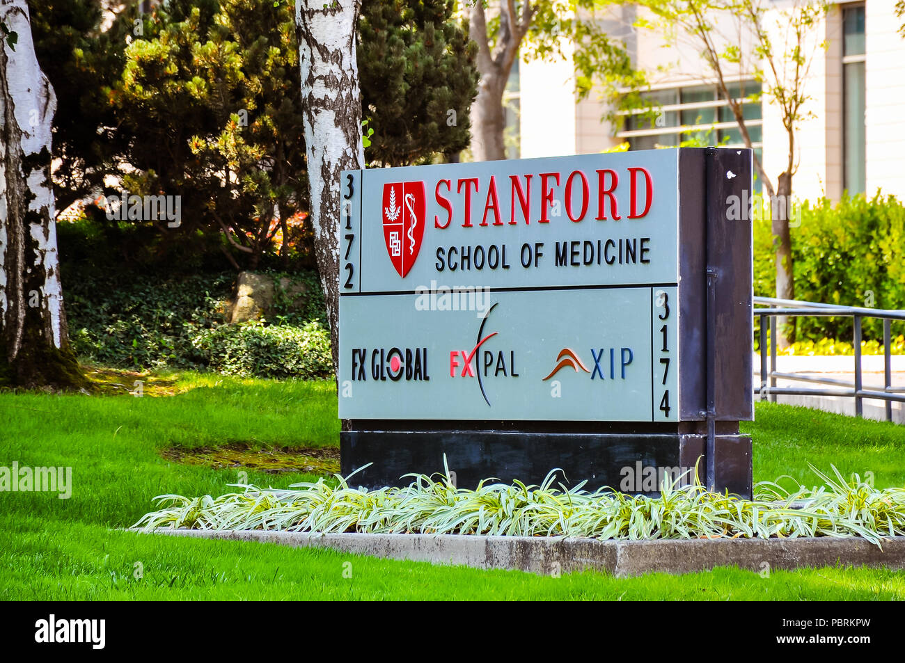 Stanford, CA - Agosto 20, 2017: Stanford University School of Medicine - è la scuola di medicina dell'Università di Stanford e si trova a Stanford, CA. Foto Stock