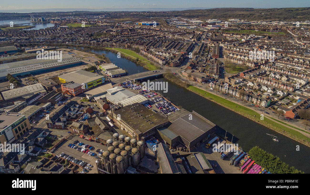 Vedute aeree dell'ex stabilimento della fabbrica di birra Brains, ora sede dello sviluppo di Central Quay nel centro di Cardiff, Galles, Regno Unito: Phillip Roberts Foto Stock