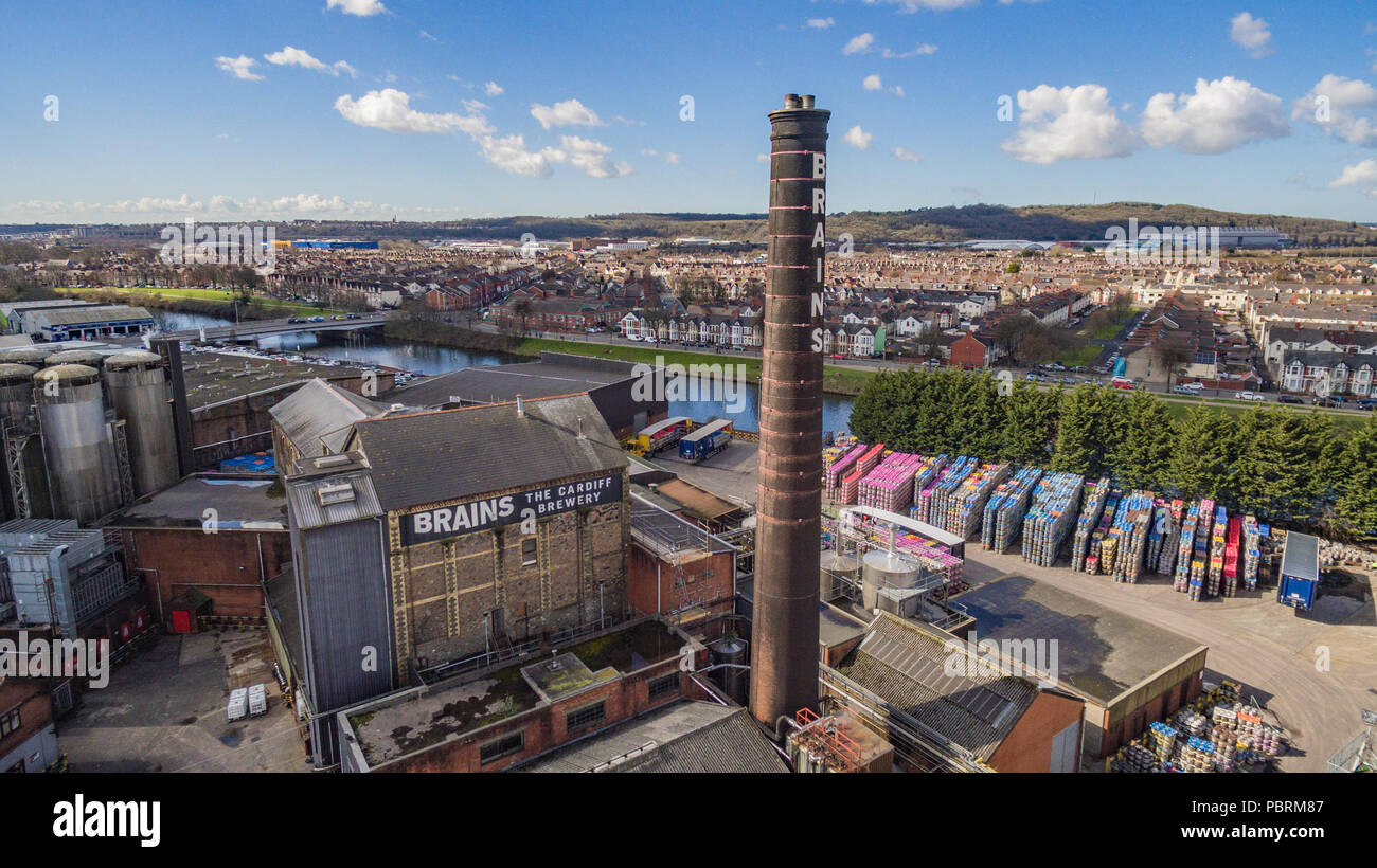 Vedute aeree dell'ex stabilimento della fabbrica di birra Brains, ora sede dello sviluppo di Central Quay nel centro di Cardiff, Galles, Regno Unito: Phillip Roberts Foto Stock