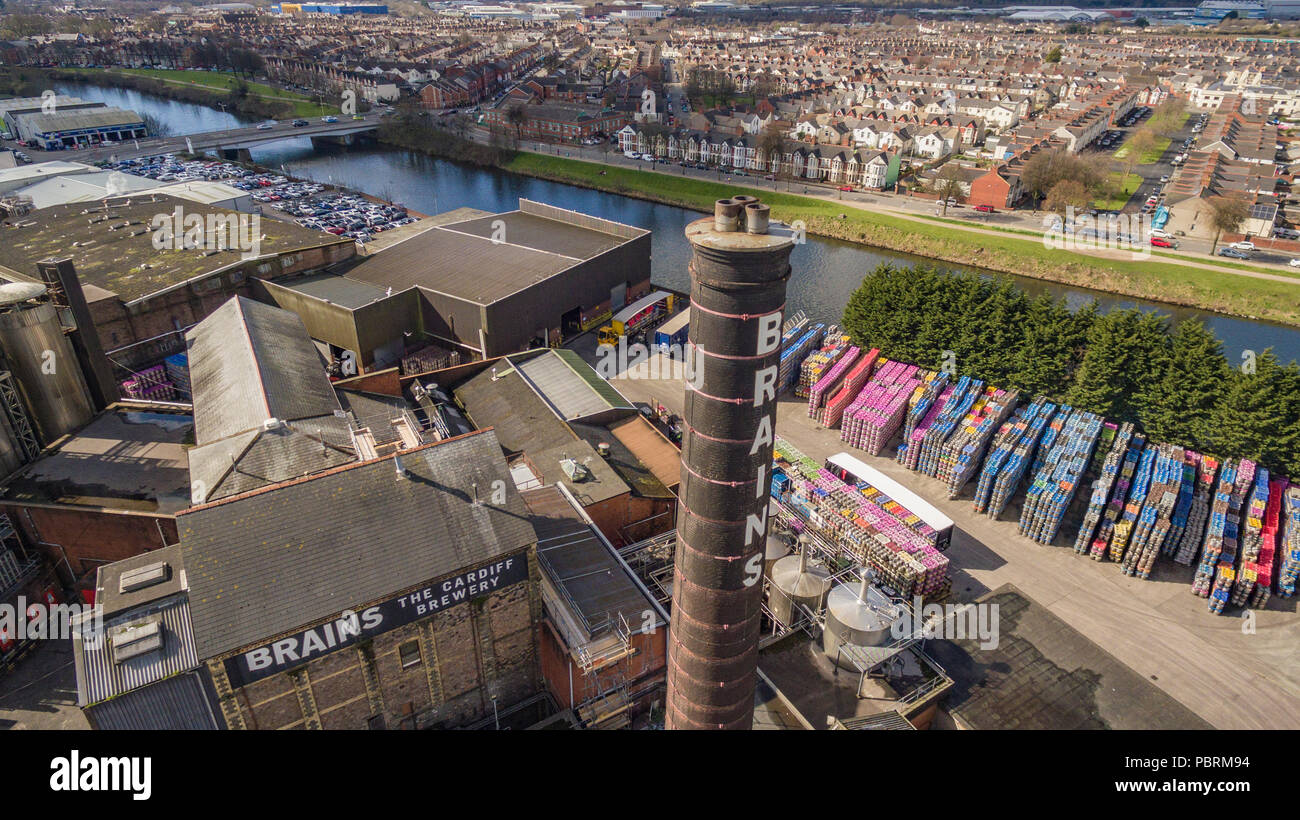 Vedute aeree dell'ex stabilimento della fabbrica di birra Brains, ora sede dello sviluppo di Central Quay nel centro di Cardiff, Galles, Regno Unito: Phillip Roberts Foto Stock