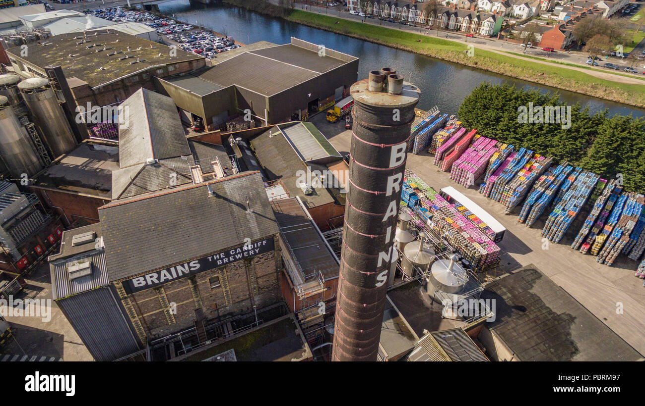 Vedute aeree dell'ex stabilimento della fabbrica di birra Brains, ora sede dello sviluppo di Central Quay nel centro di Cardiff, Galles, Regno Unito: Phillip Roberts Foto Stock