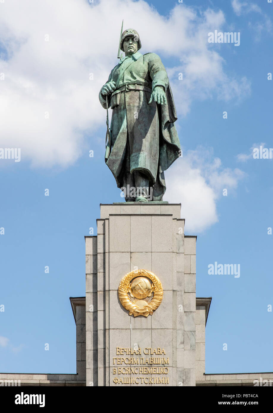 Guerra sovietica Memorial, il Tiergarten di Berlino, Germania Foto Stock