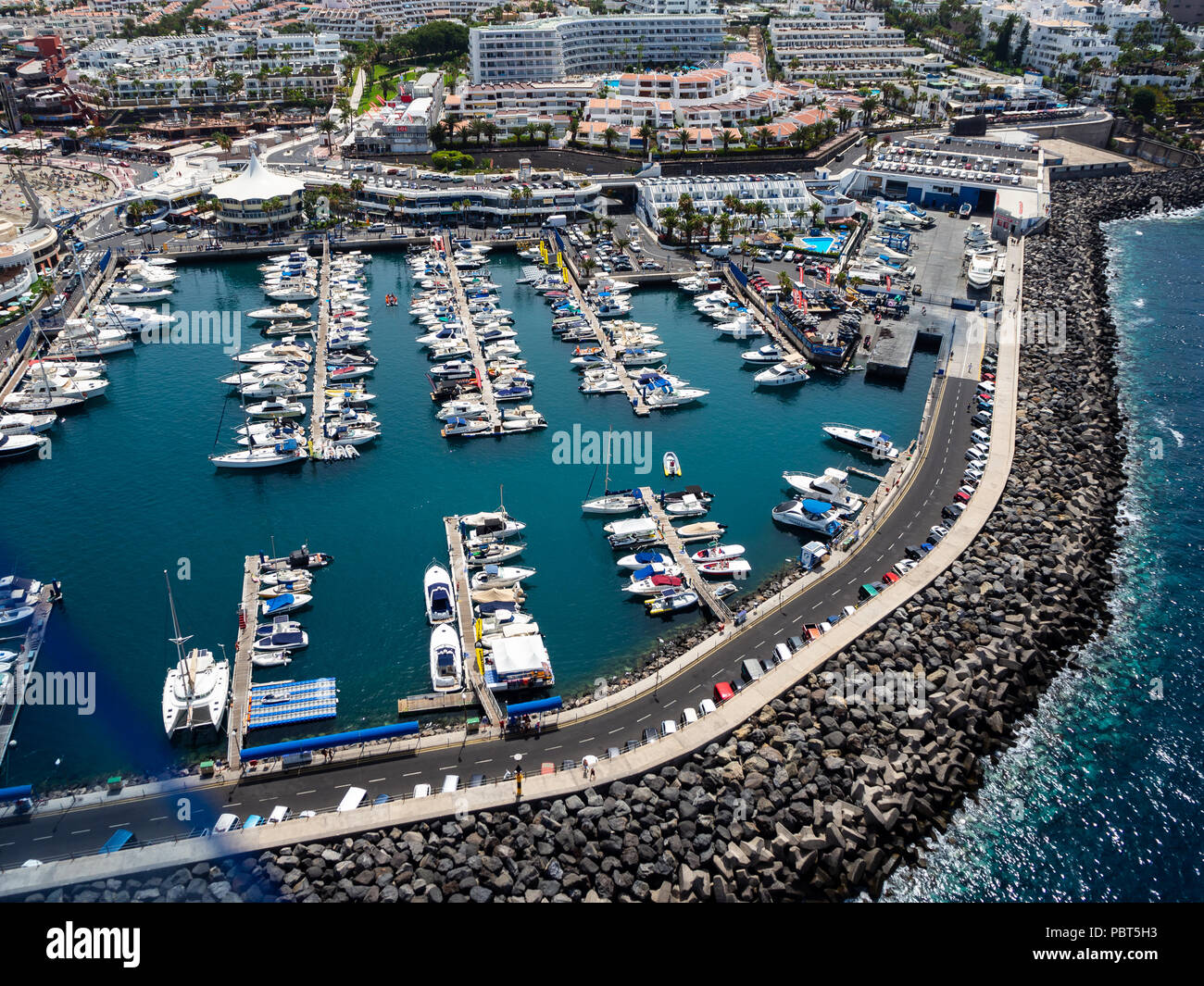 Vista aerea del lato sud dell'isola di Tenerife, inclusa Playa de las Americas Foto Stock