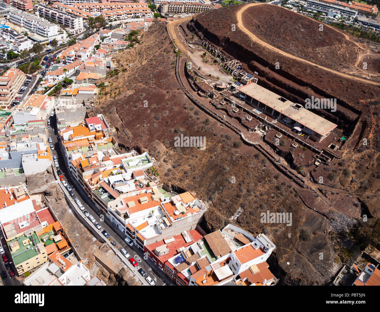 Vista aerea del lato sud dell'isola di Tenerife, inclusa Playa de las Americas Foto Stock