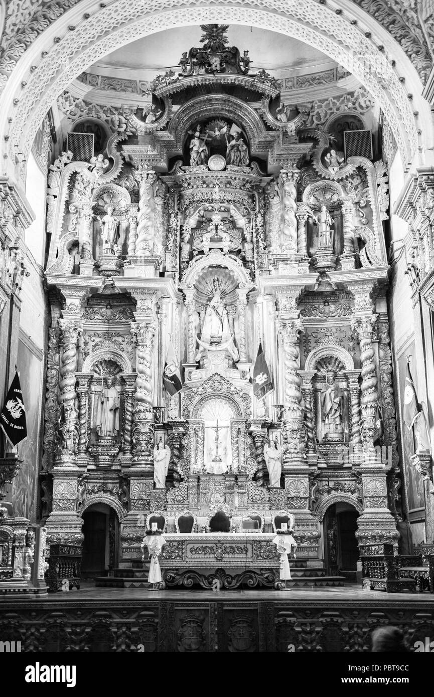 QUITO, ECUADOR - Jan 1, 2015: Interno della Churc di Merced nel centro storico di Quito. Centro storico di Quito è il primo UNESCO World Heri Foto Stock