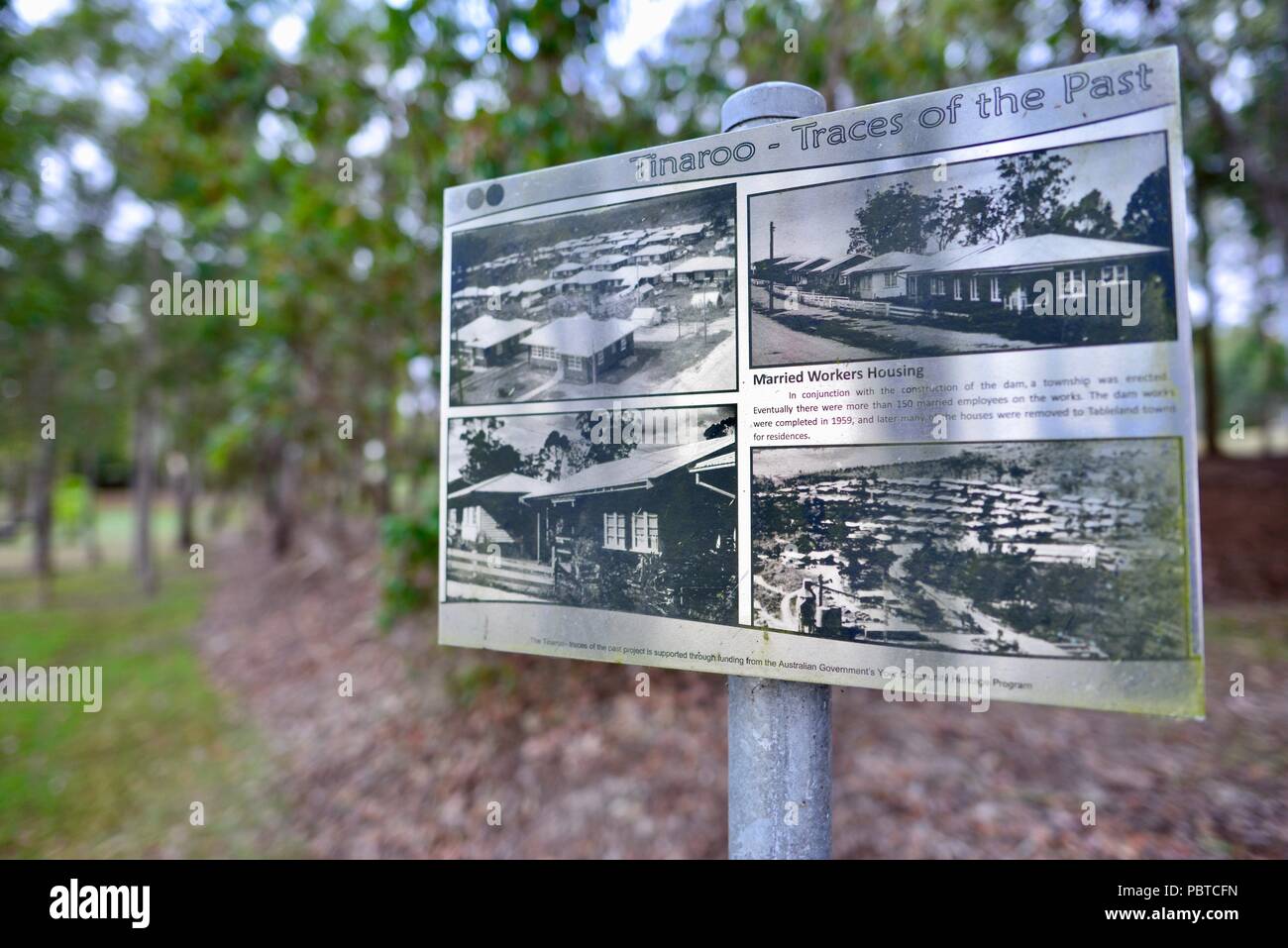 Tinaroo tracce del passato informazioni segno, Lago Tinaroo, altopiano di Atherton, QLD, Australia Foto Stock