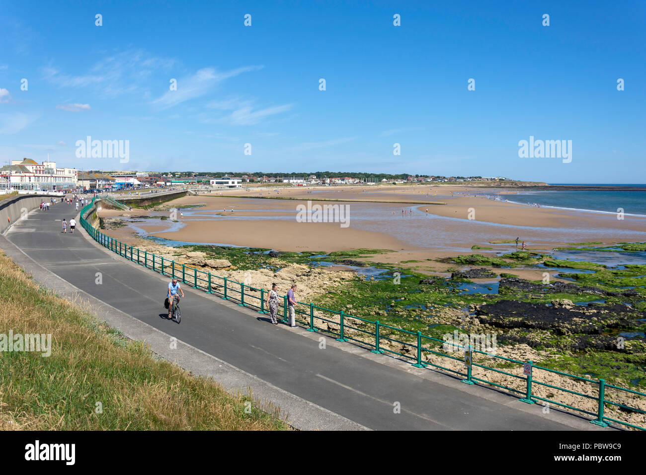 Il lungomare e la vista sul mare, Seaburn, Sunderland, Tyne and Wear, England, Regno Unito Foto Stock