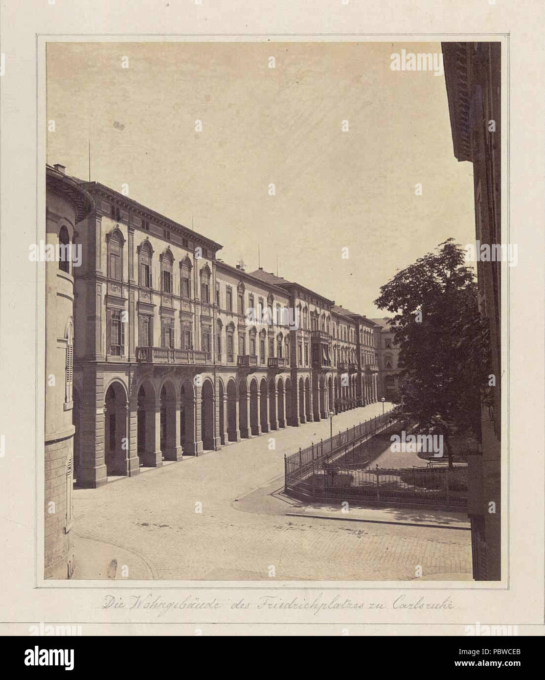 163 Die Wohngebäude des Friedrichplatzes zu Carlsruhe 2 Foto Stock