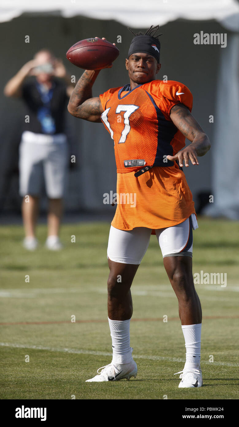 Englewood, Colorado, Stati Uniti d'America. Il 30 luglio, 2018. Broncos WR DAESEAN HAMILTON si riscalda prima di passare di trapani durante i Broncos 3rd. giorno di Training Camp a UC Health Training Facility a valle Colomba domenica mattina. Credito: Hector Acevedo/ZUMA filo/Alamy Live News Foto Stock