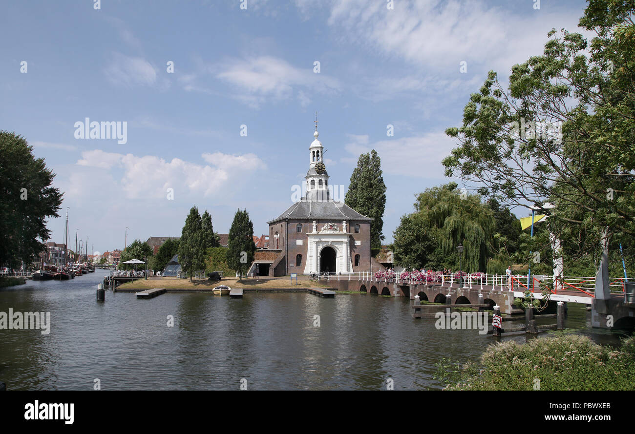 City Gate Zijlpoort durante la vela Leiden in Leiden nei Paesi Bassi presso il Singel landmark turistico nei Paesi Bassi Foto Stock
