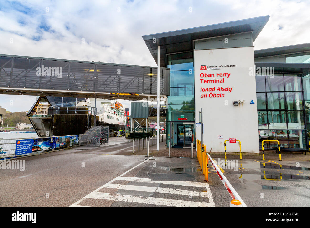 La moderna architettura della Calmac ferry terminal a Oban, Argyll and Bute, Scotland, Regno Unito Foto Stock