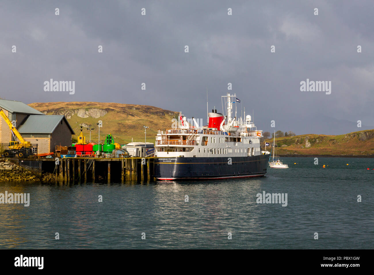 La "Principessa delle Ebridi' una lussuosa nave da crociera ormeggiata presso la Northern Lighthouse Board depot a Oban, Argyll and Bute, Scotland, Regno Unito Foto Stock