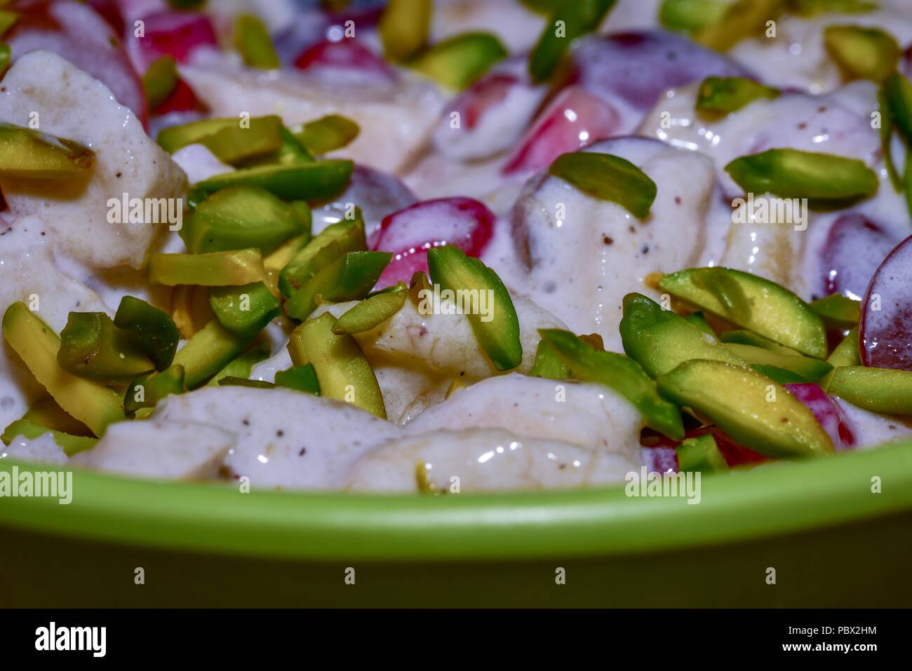 Close up di miste di frutta cremoso Chaat in una ciotola Foto Stock