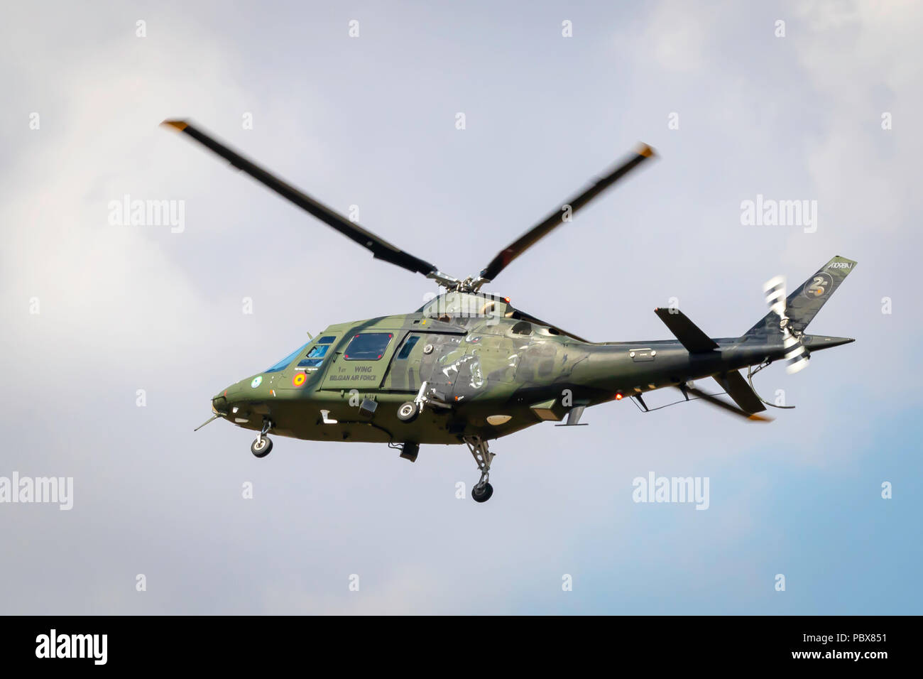 Fairford, Gloucestershire, Regno Unito - Luglio 14th, 2018: un belga Air Force Augusta A109 Hirundo visualizza presso il Royal International Air Tattoo 2018 Foto Stock