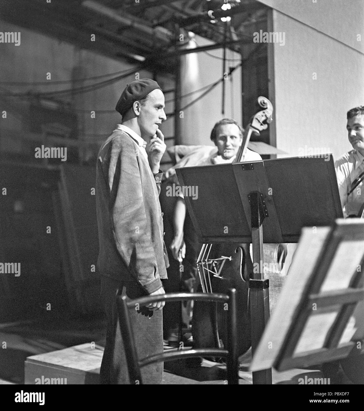 Ingmar Bergman. 1918-2007. Regista svedese. Nella foto qui durante le riprese del film Bergmans alla gioia 1949 nella filmstudio Filmstaden in Råsunda. La pellicola aveva premiere Febbraio 29 1950. Foto: Kristoffersson/COME59-3 Foto Stock