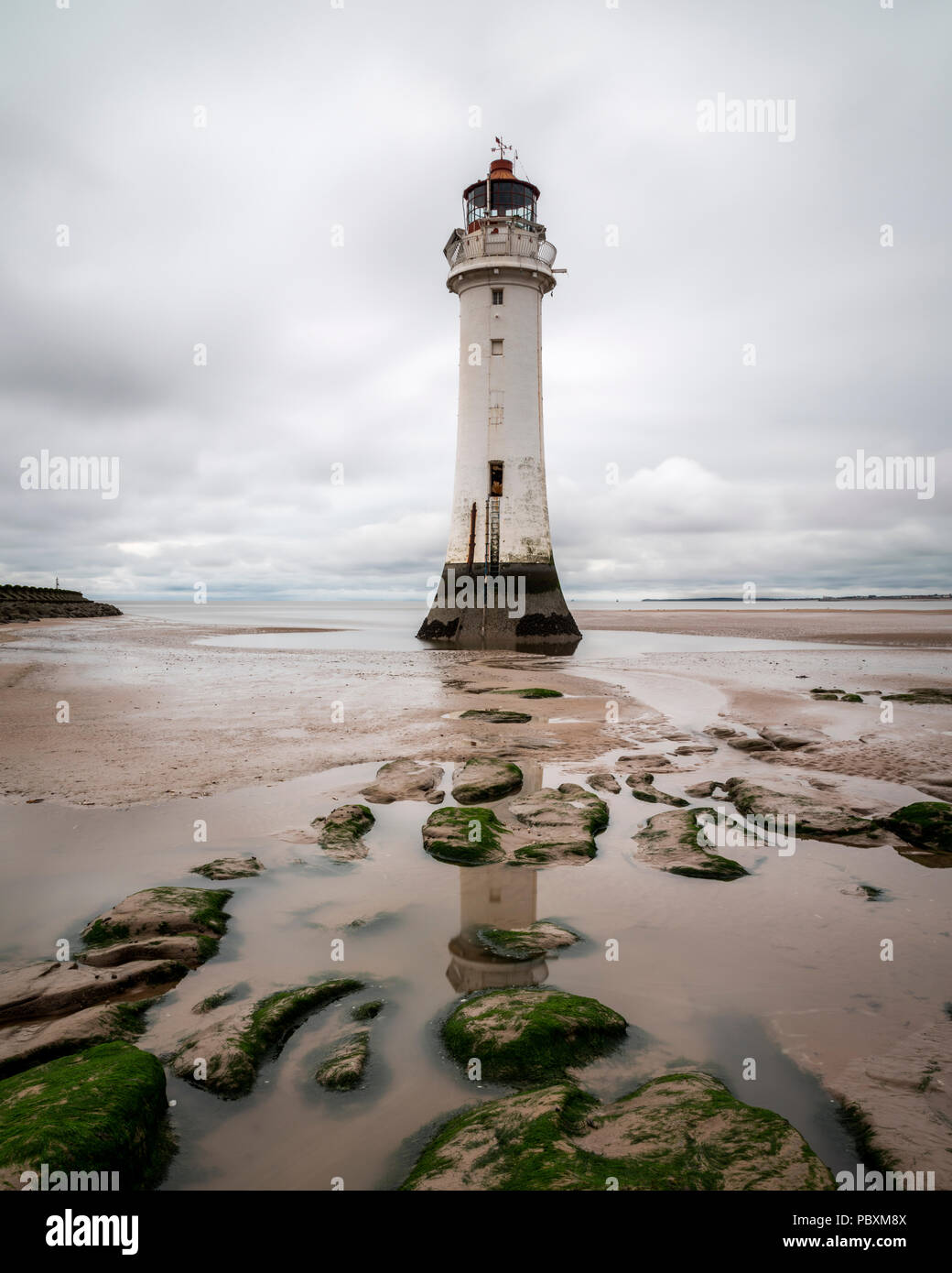 Fort faro semaforico, New Brighton, Baia di Liverpool, Merseyside England, Regno Unito, Europa Foto Stock