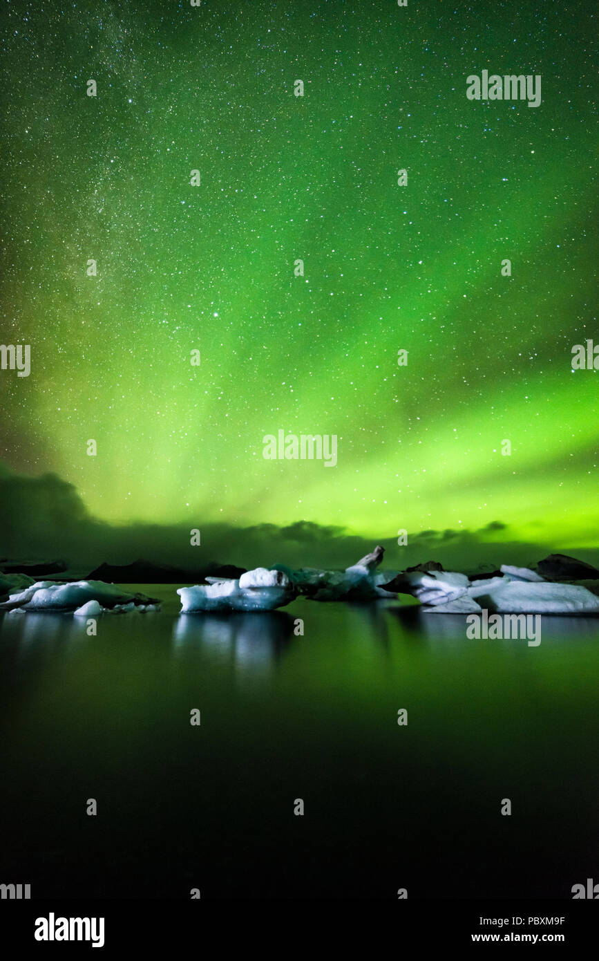 Luci del nord, Aurora Boreale, Jokulsarlon Laguna, Islanda, Europa Foto Stock