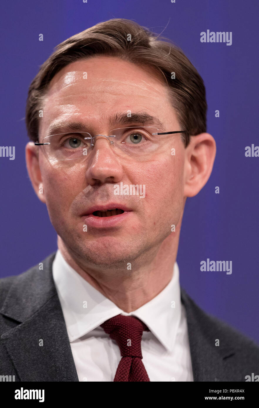 Il Belgio, Bruxelles, il 3/9/2018 : Reazione di Jyrki Katainen, il Commissario europeo per gli affari economici e monetari e l'Euro, contro l'America Foto Stock